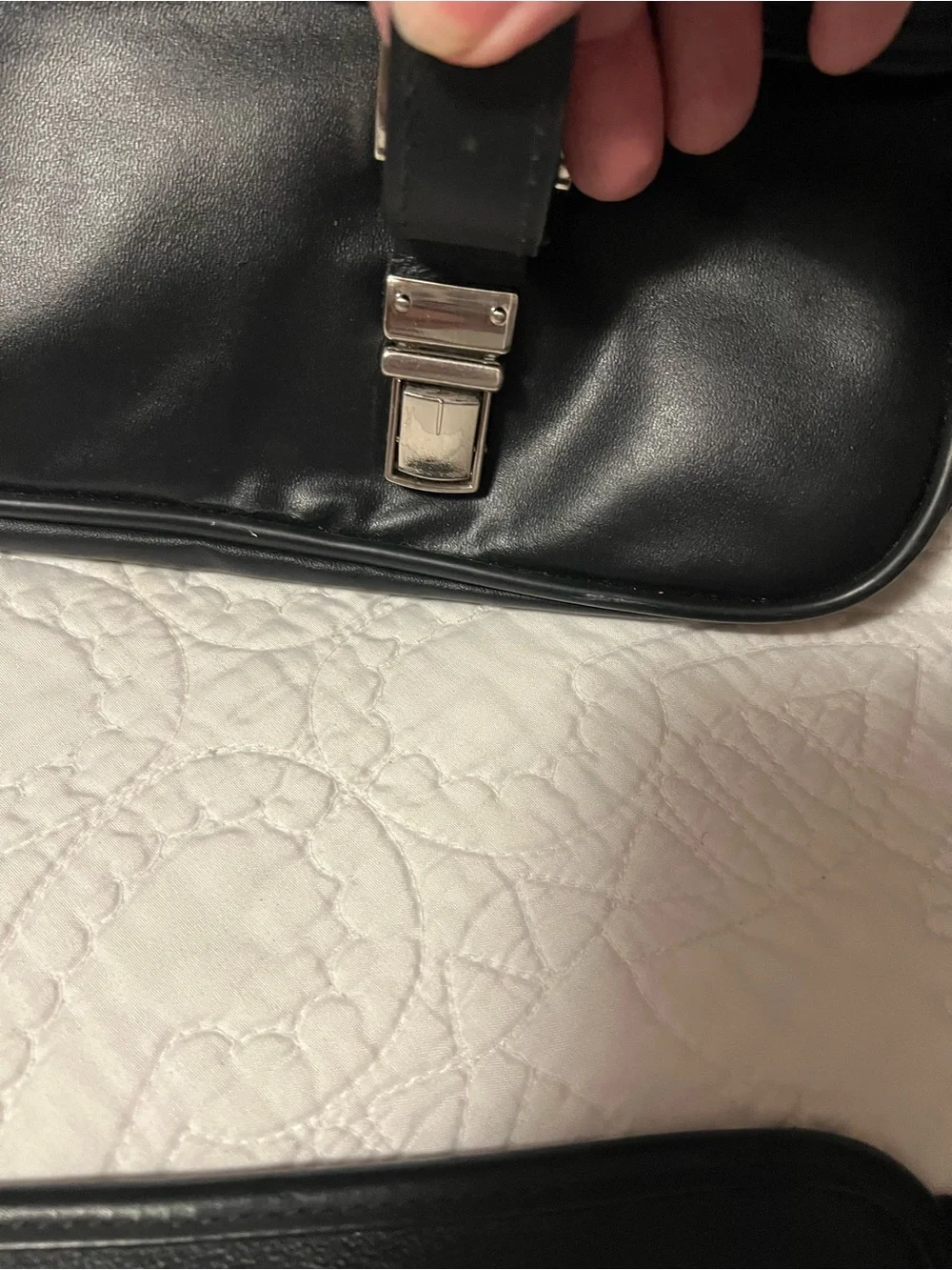 Kenneth Cole Reaction Black Leather Messenger Bag with Adjustable Strap